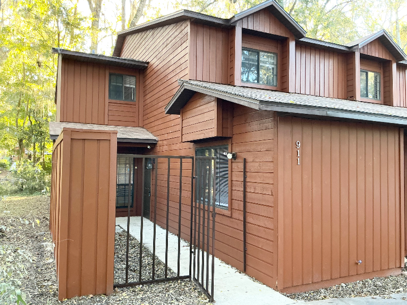 Gainesville Townhome: 911 SW 57th Ter