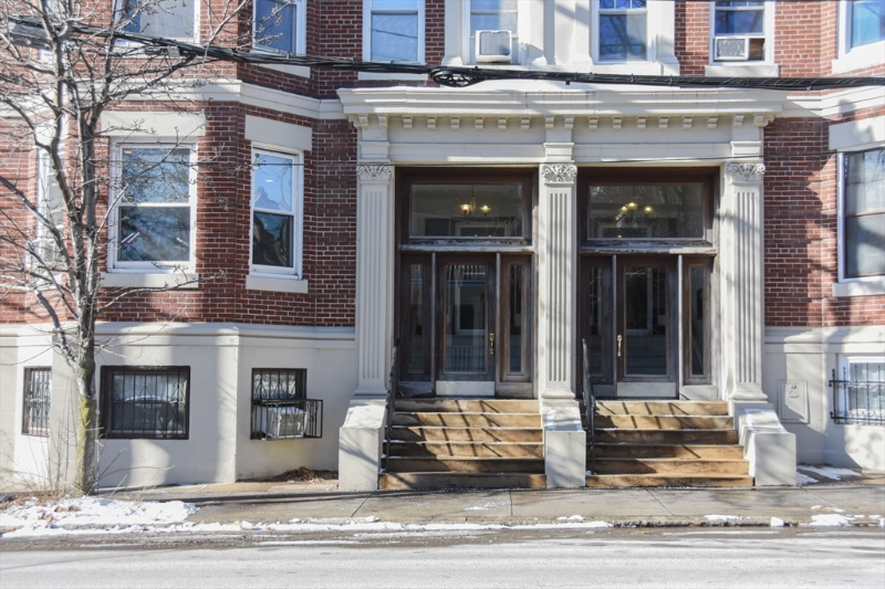 Brookline Condo: 96 Saint Paul