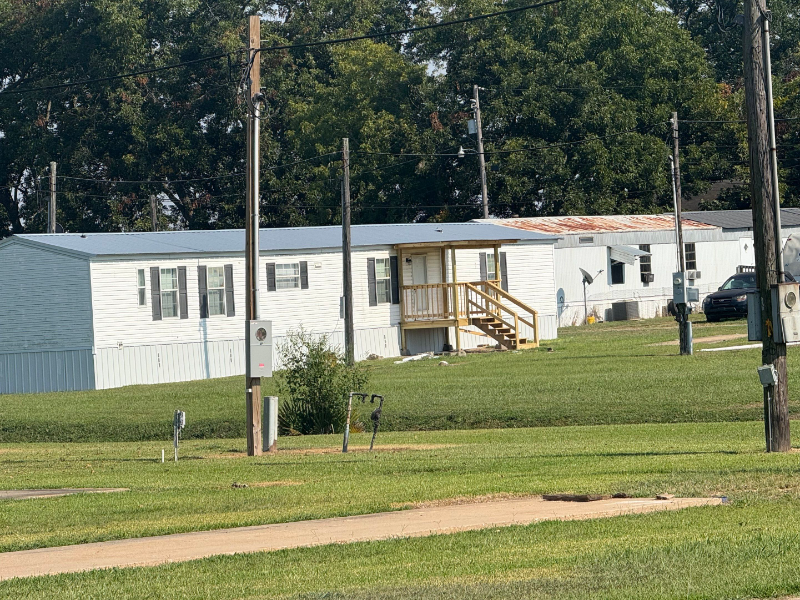 Pine Bluff House: 3419 Hwy 65