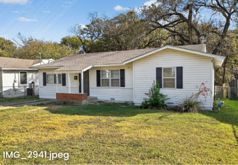 Dallas House: 4524 Utah Ave