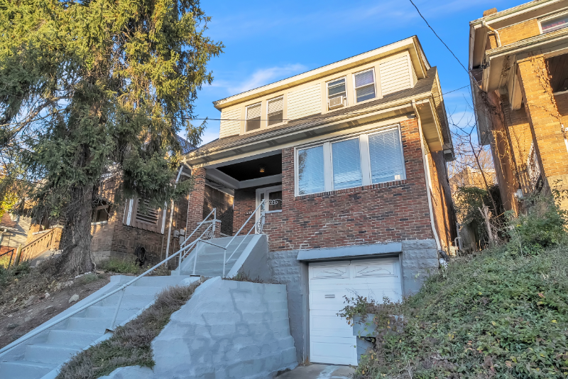 Pittsburgh House: 1644 McFarland Rd,