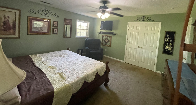 Eva House: Off 00 Bates Rd