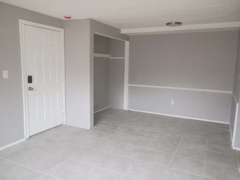 East Cleveland Apartment: 13444 Euclid Ave