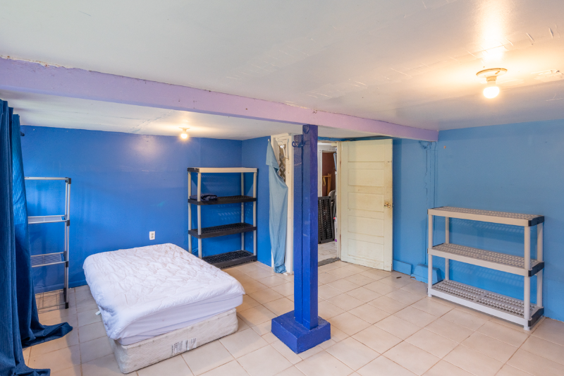 Hilo Single Room: 398 Ohai Street