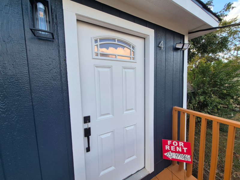 Houston Multiplex: 2209 gano st