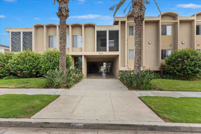 REDONDO BEACH Apartment: 800 MEYER LN