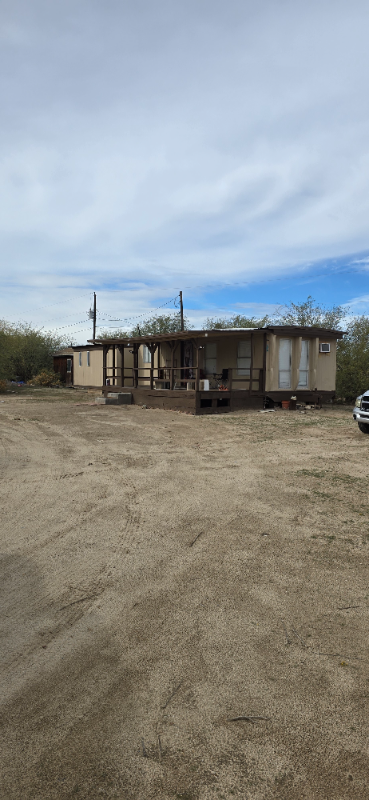 Safford House: 684 w cottontail trail