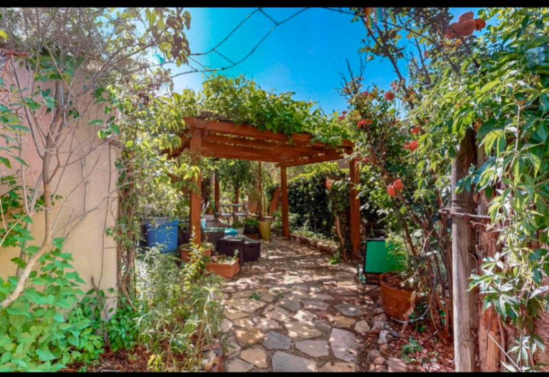 Santa Fe House: 4551 Camino Placitas