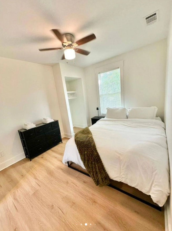 Savannah Single Room: 1313 Live Oak Street