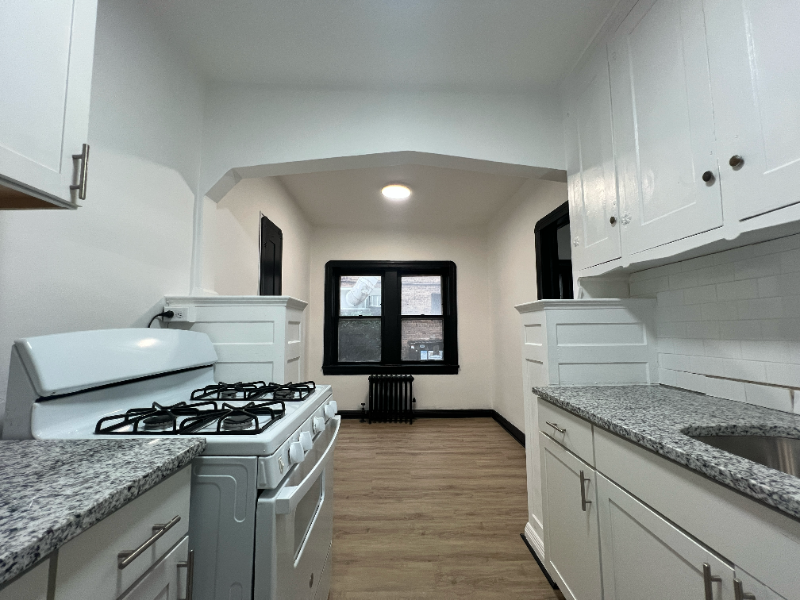 Lakewood Apartment: 1411 Roycroft Ave