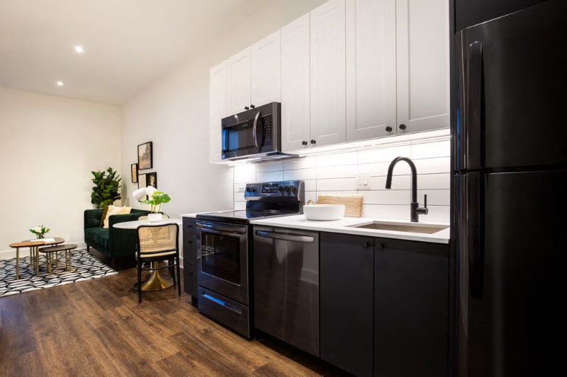 Philadelphia Apartment: 780 S 52nd St