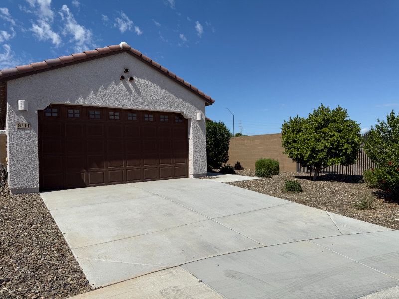 Waddell House: 8344 N 170th Ln