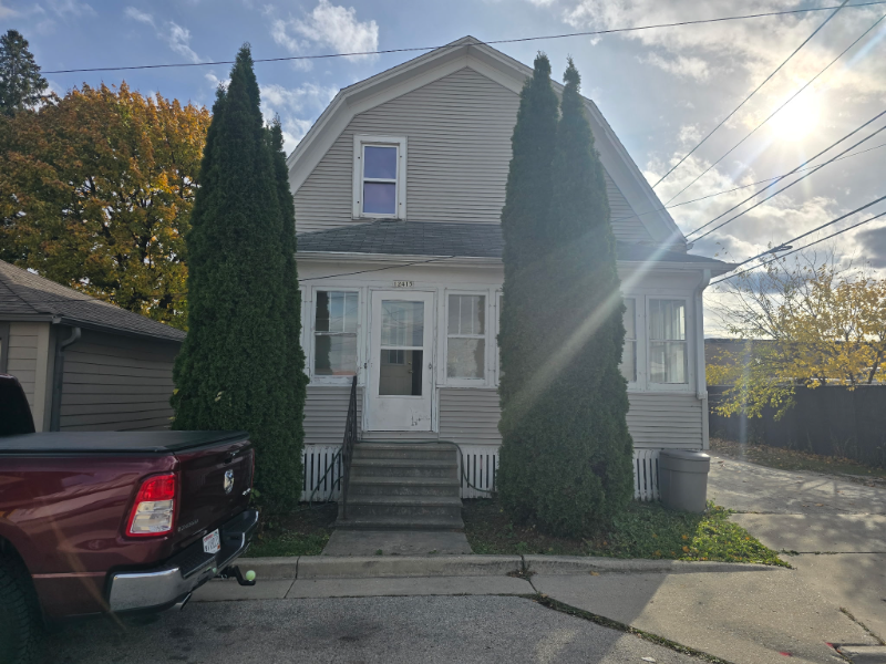 Butler House: 12415 Derby Pl.