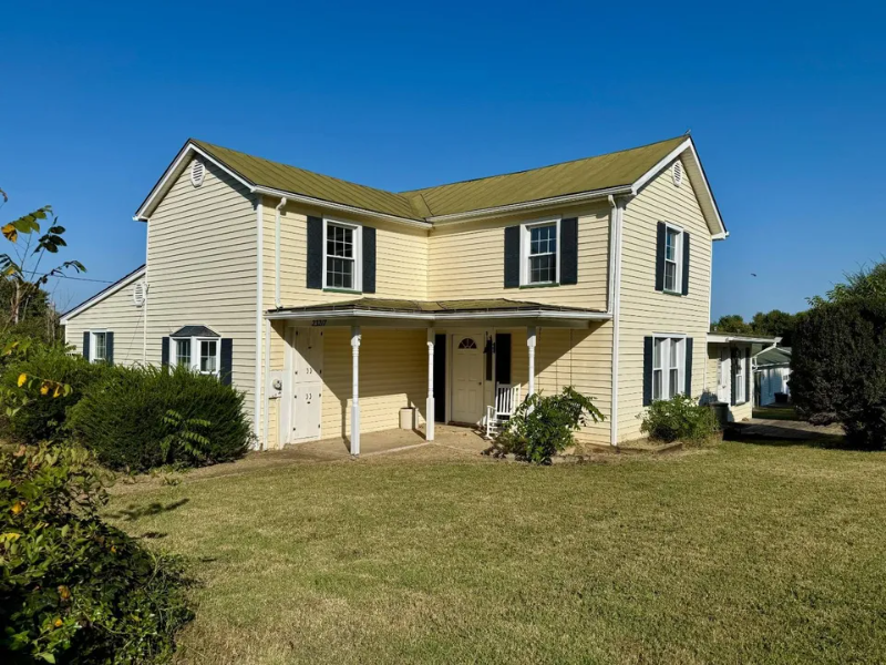 Unionville House: 23217 Village Rd