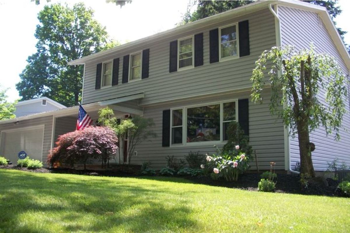 Liverpool House: 7733 Fireside Drive
