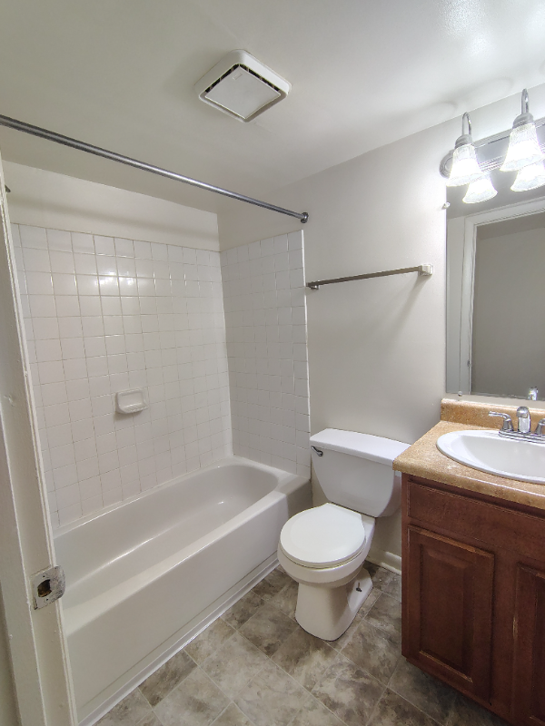 Lynchburg Apartment: 600 Reusens Road