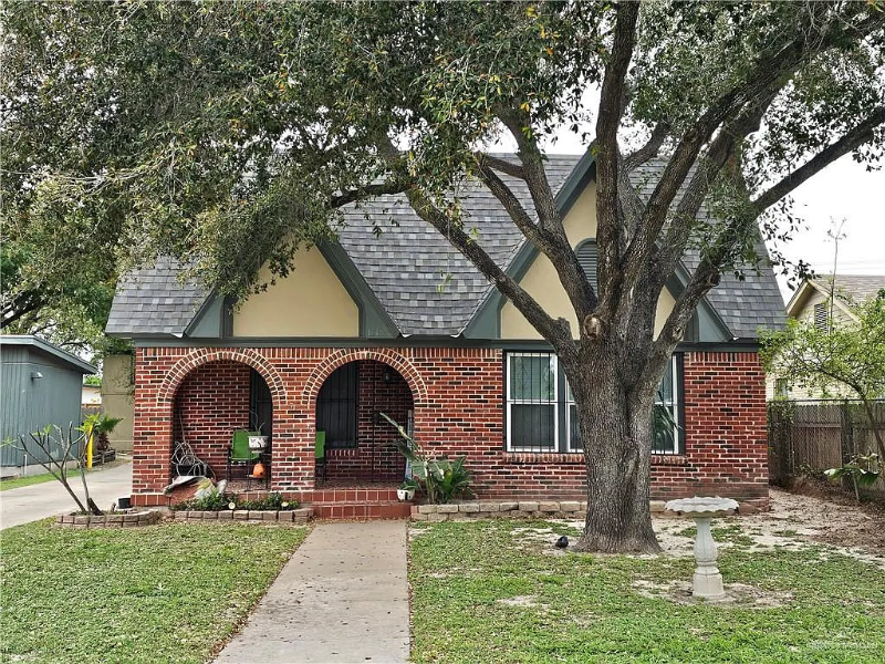 McAllen House: 1215 N 15th St