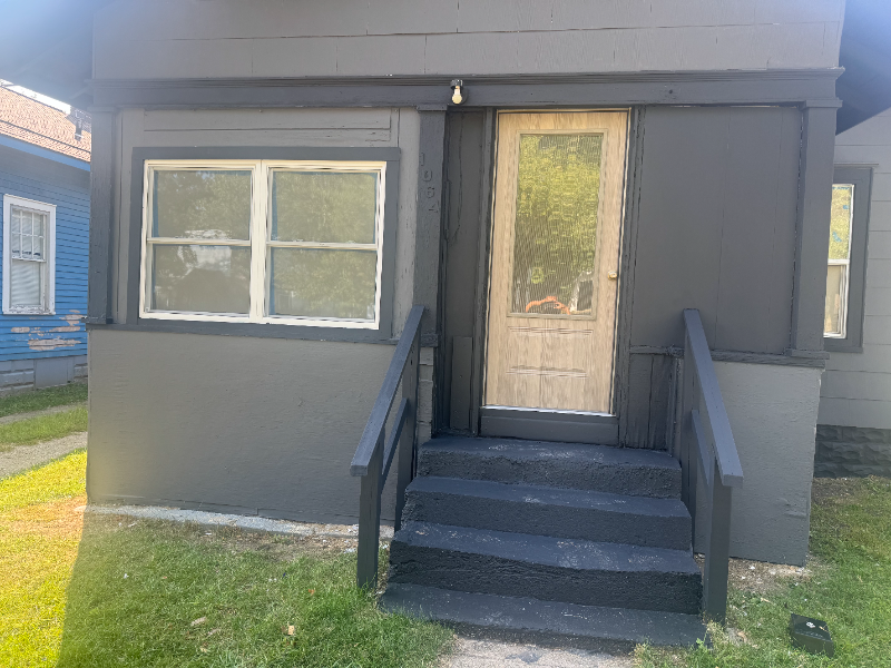 Benton Harbor House: 1064 Ogden Ave.