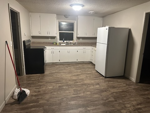 MILBANK Townhome: 220 W 6TH AVE