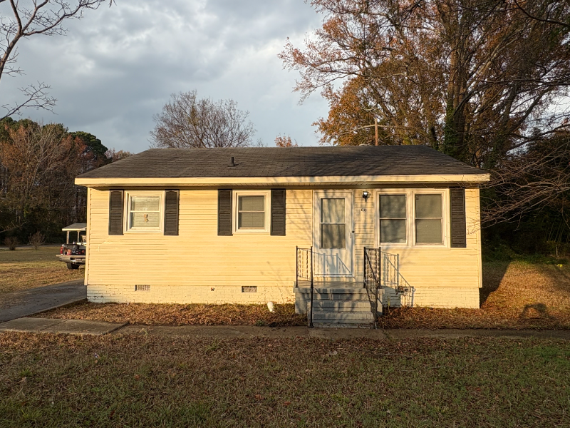 Goldsboro House: 609 Holly St.