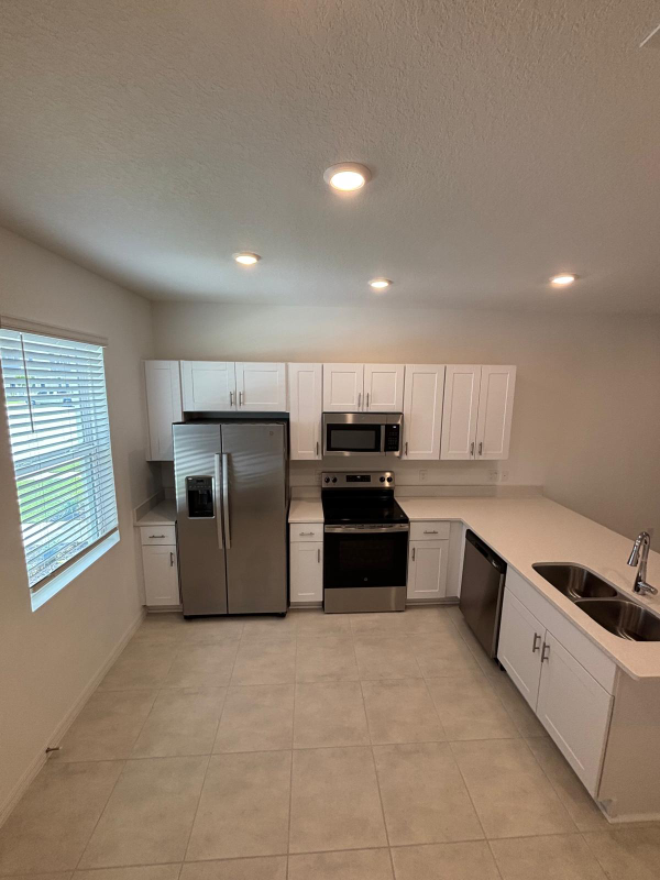 Kissimmee Townhome: 2988 Skyline Lp