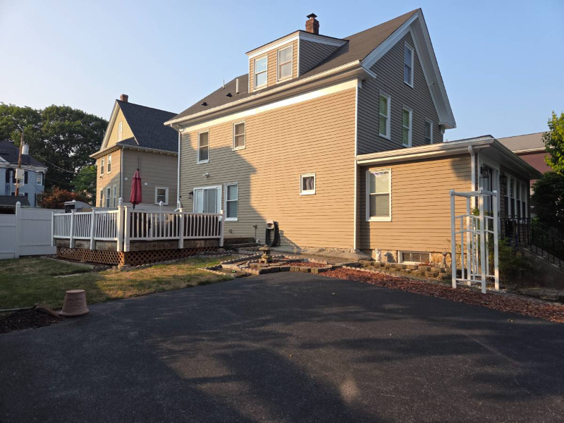 Milford House: 26 1/2 Pearl St