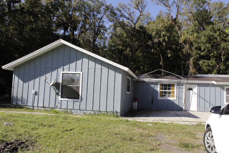 Chritsmas House: 24301 E Colonial dr