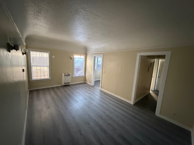Los Angeles Apartment: 4017 West 28th Street