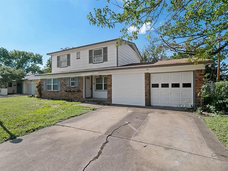 Grand Prairie Single Room: 1902 SE 4Th Street