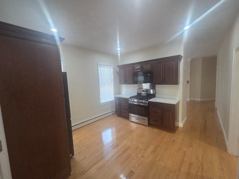 BROCKTON Multiplex: 25 BROOKSIDE AVE