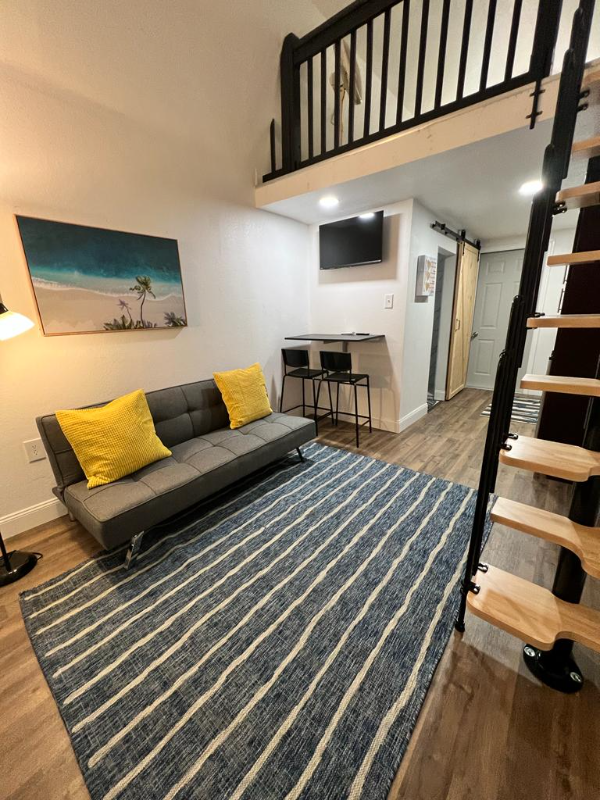 Tampa Other: 3027 W Cordelia St