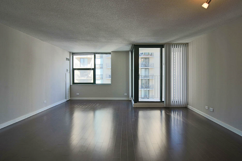 Chicago Condo: 70 West Huron St