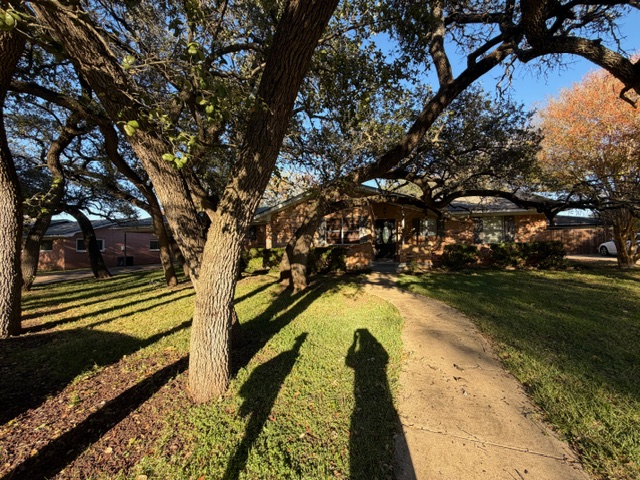 Woodway House: 725 Falcon Dr.