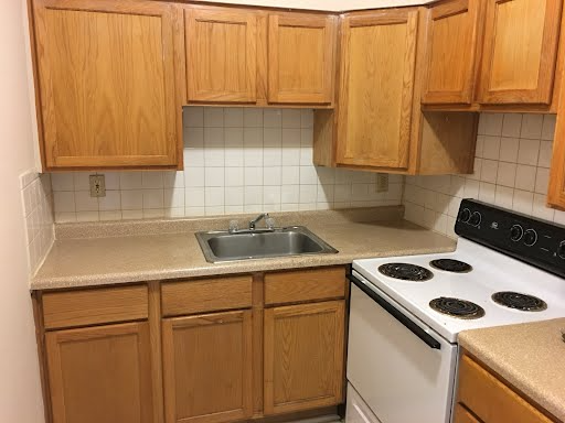 Kankakee House: 319 S Fifth Ave