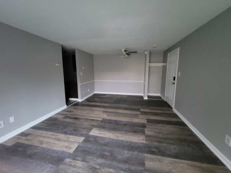 East Cleveland Apartment: 13444 Euclid Ave
