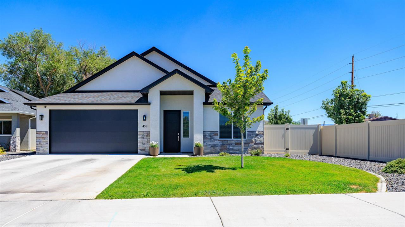 Grand Junction House: 450 Fox Meadows Court