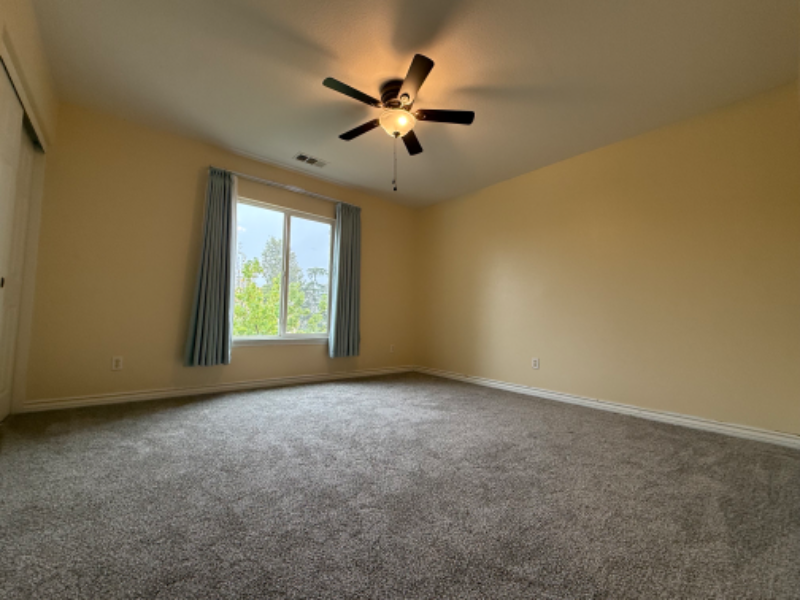 Eastvale House: 14584 sleepy creek dr