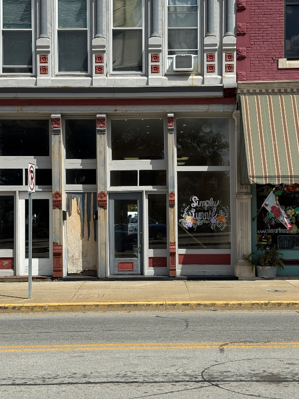 Orleans Other: 172 S Maple Street