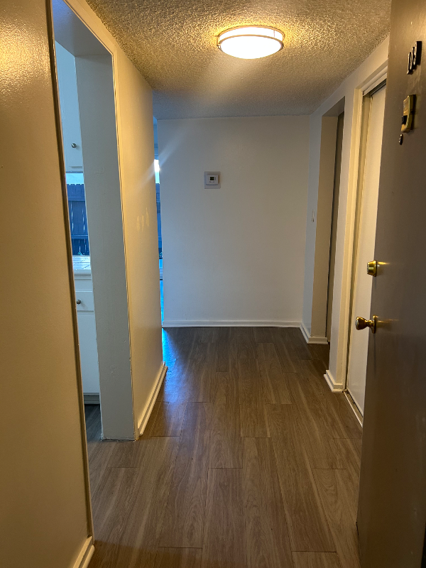 Chatsworth Apartment: 10200 De Soto Ave