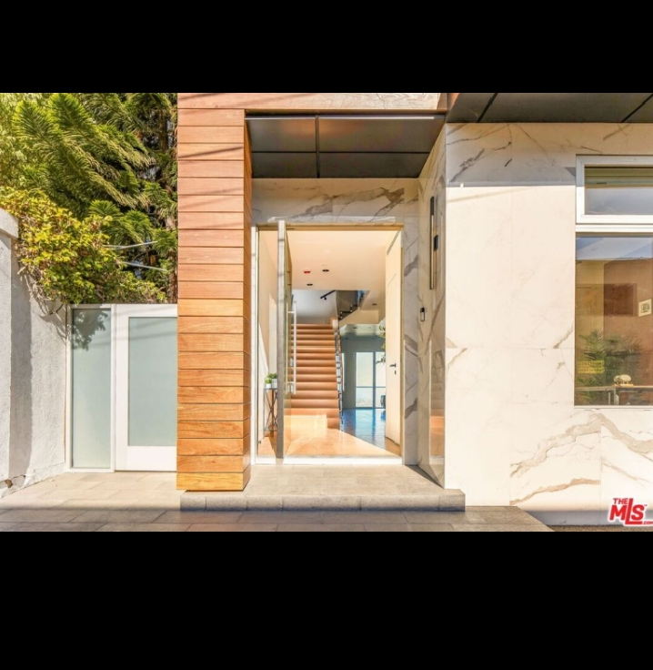 Los Angeles House: 1610 Viewmont Dr