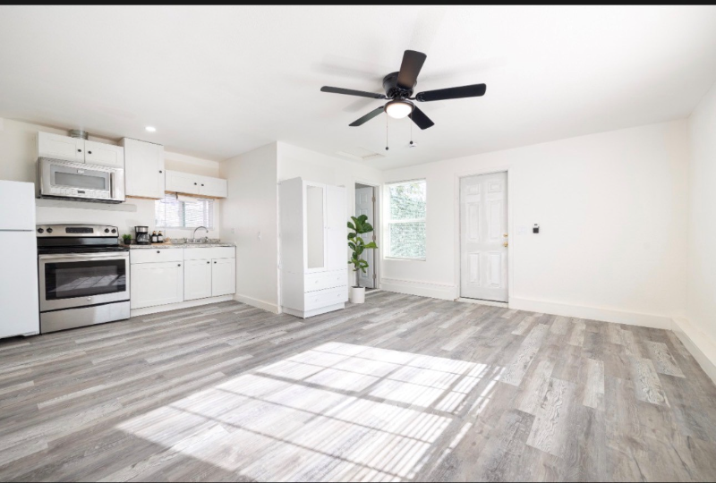 San Diego House: 4344 Keeler Ave