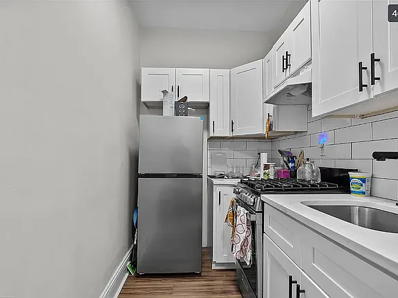 Philadelphia Apartment: 400 E Vernon Rd