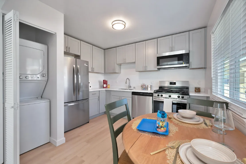 Orangevale Apartment: 6431 Benning St