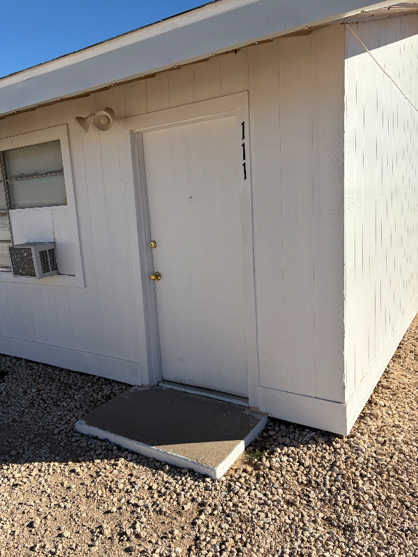 Portales Apartment: 111 S Boston Ave