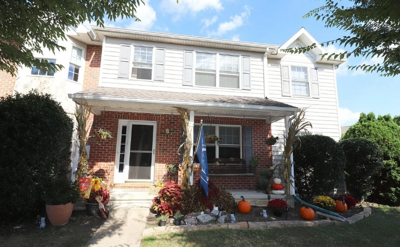 Lititz Single Room: 641 Chickadee Drive
