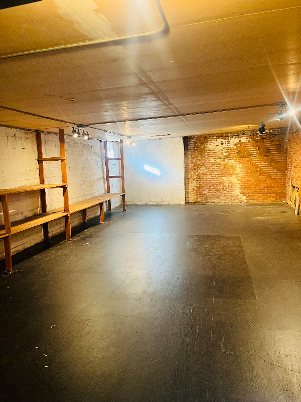 Livingston Other: 124 1/2 S 2nd St