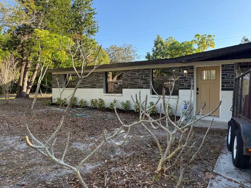 Largo House: 3000 Karen Ave