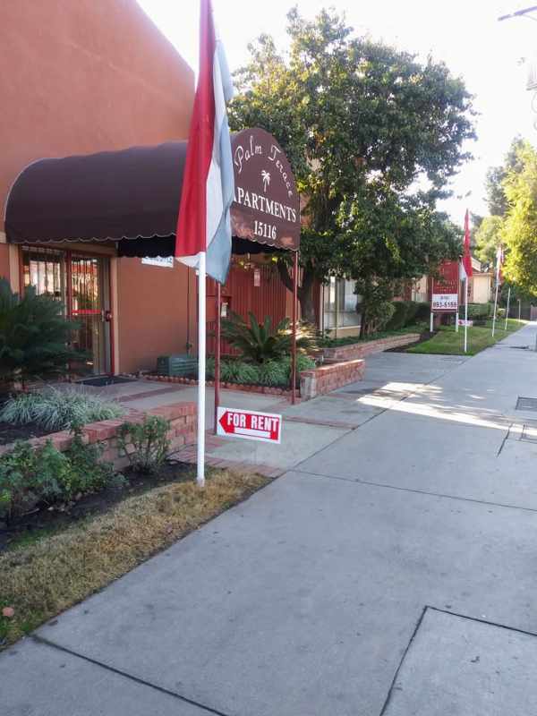 NORTH HILLS Apartment: 15116 PARTHENIA ST.