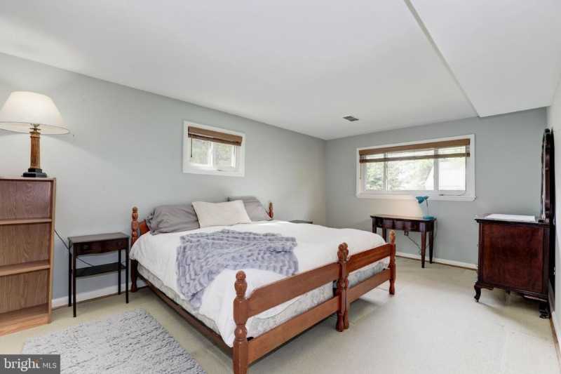 Bethesda House: 6222 Rockhurst rd