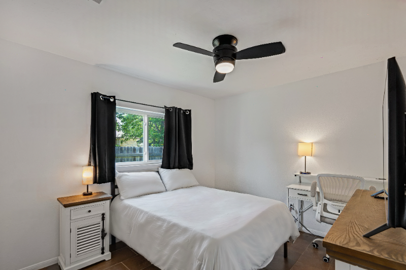 Pflugerville House: 804 Sylvia Lane